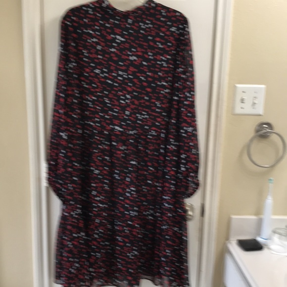 Signature by Robbie Bee fully lined long sleeve dress with v neckline. NWOT - Picture 2 of 8